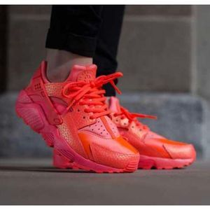 Nike Wmns Air Huarache Run Premium 'Hot Lava Athletic Sneakers 7